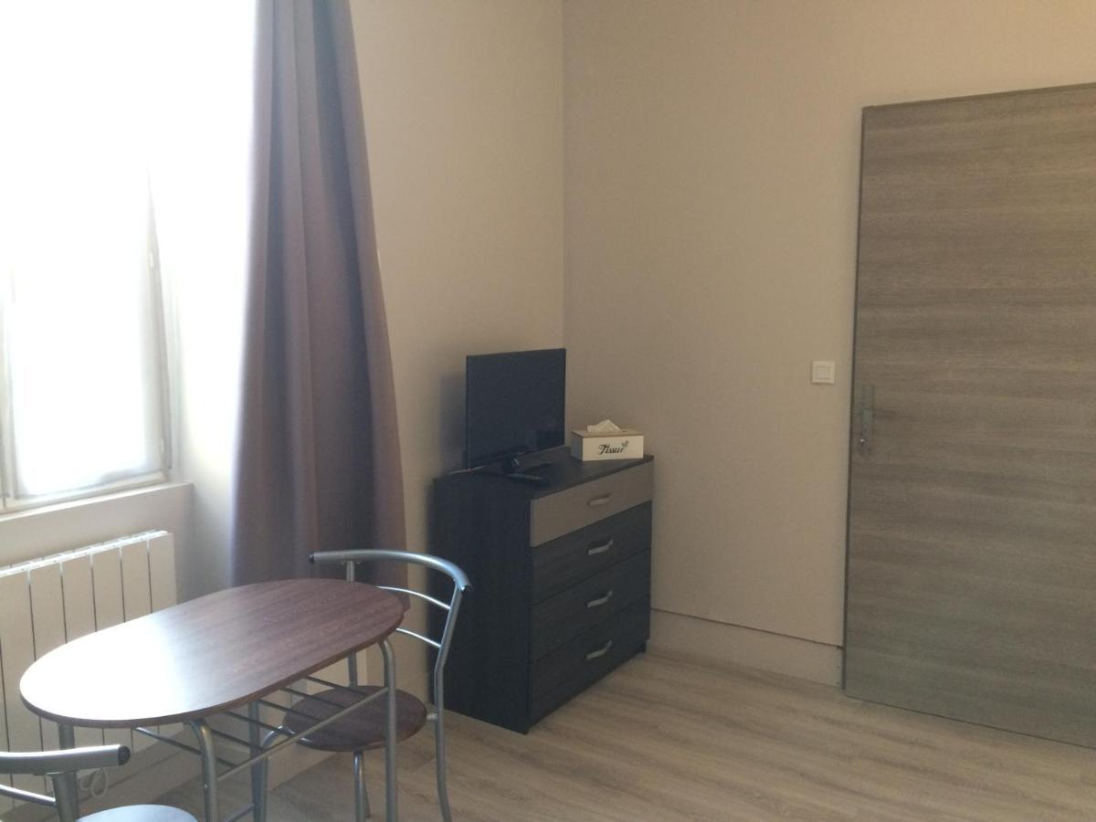 Studio Proche Gare Avec Kitchenette Et Wifi - Porte Rouge Thiviers Экстерьер фото